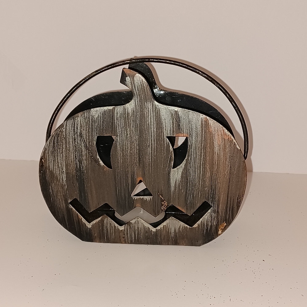 Metal Jack-o-lantern tea light